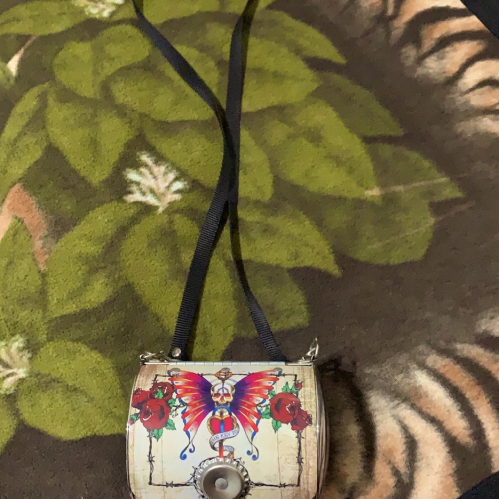 Purse - Picture 2 of 4